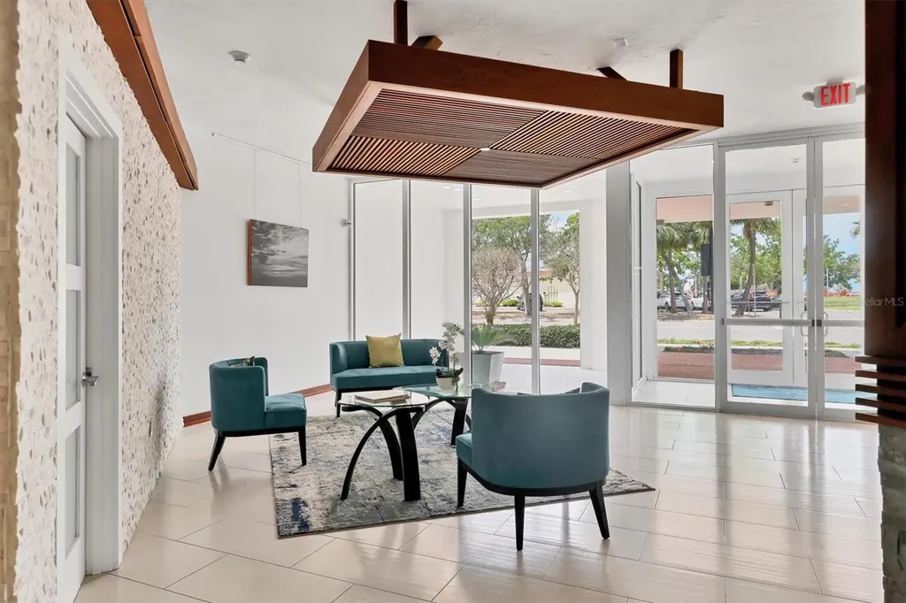 101 S Gulfstream Avenue Sarasota FL 34236