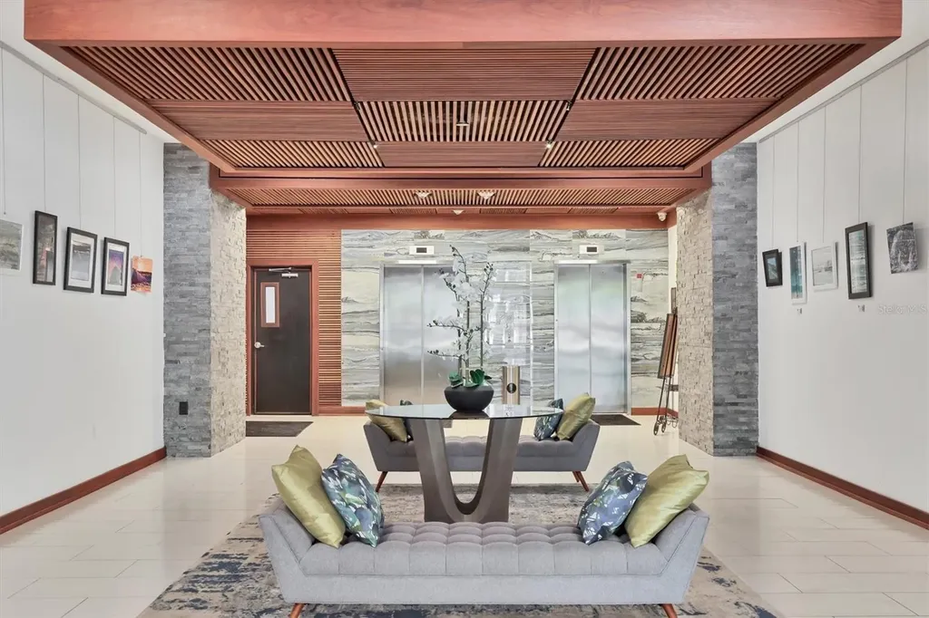 101 S Gulfstream Avenue Sarasota FL 34236