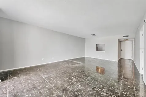 101 S Gulfstream Avenue Sarasota FL 34236