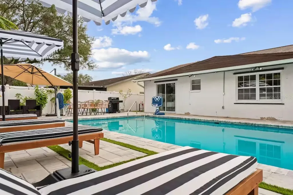1242 Whisper Drive Largo FL 33770