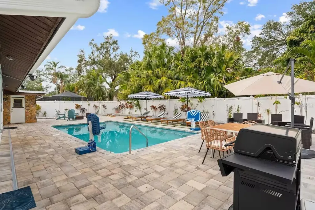 1242 Whisper Drive Largo FL 33770