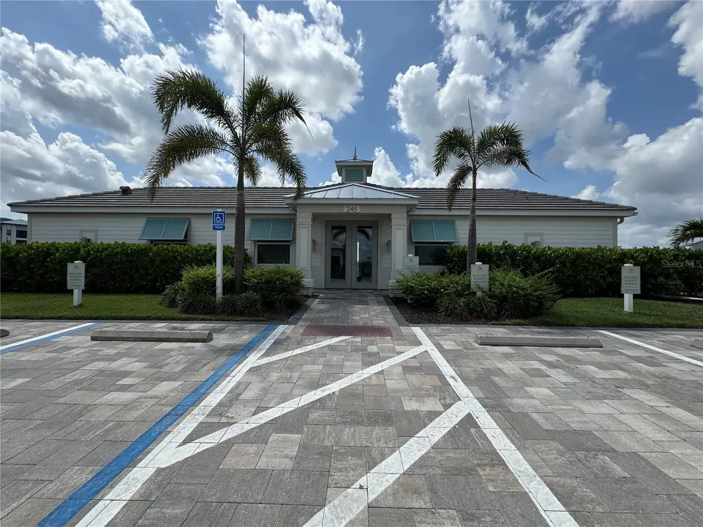 239 Okeeffe Circle Bradenton FL 34212