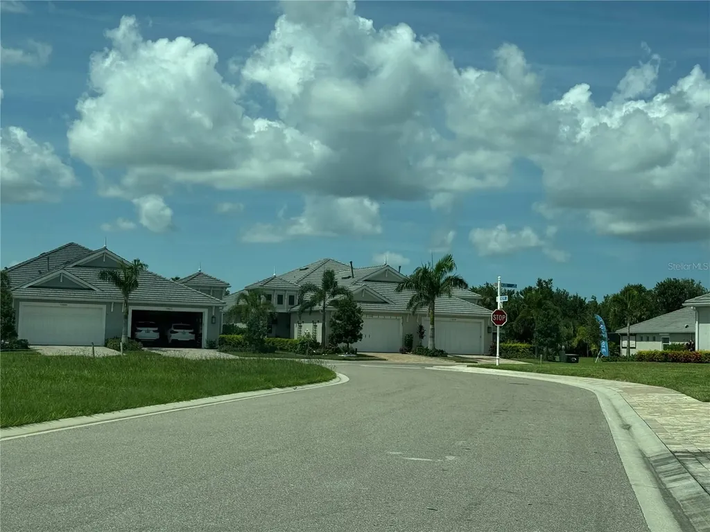 239 Okeeffe Circle Bradenton FL 34212