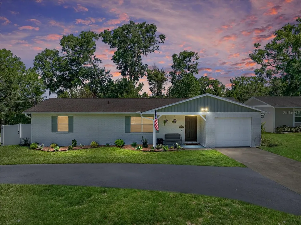 37153 Mcminn Avenue Dade City FL 33525