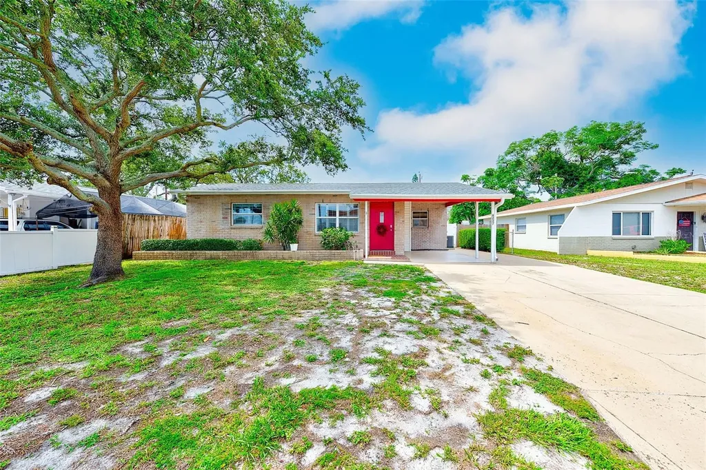 6237 50th Avenue N St Petersburg FL 33709