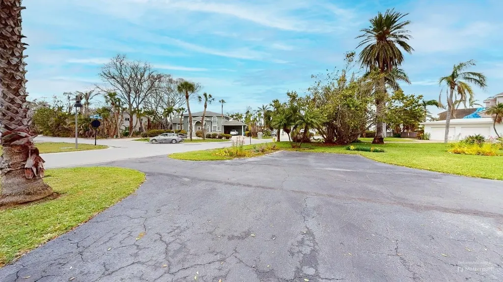 179 Bath Club Boulevard N North Redington Beach FL 33708