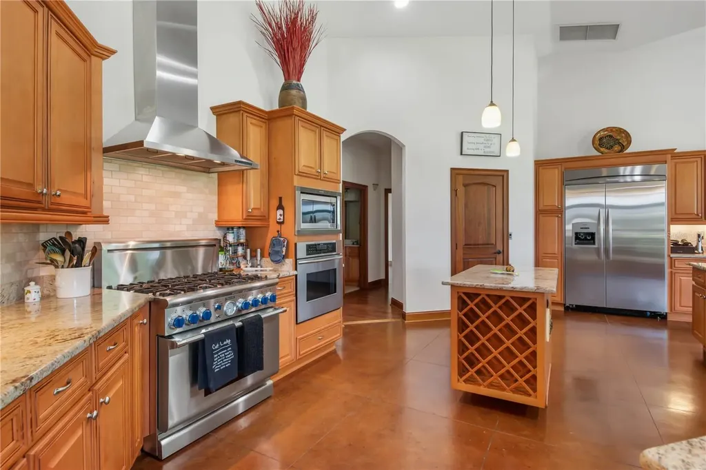 6140 NW 145th Avenue Road Morriston FL 32668