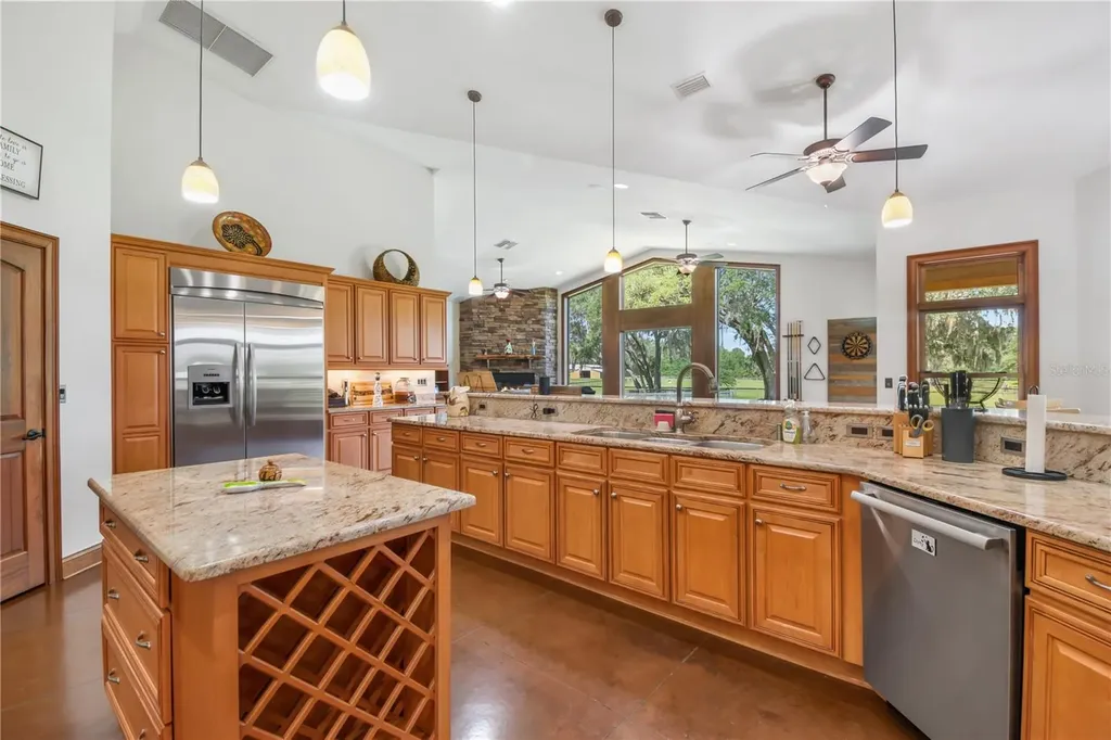 6140 NW 145th Avenue Road Morriston FL 32668