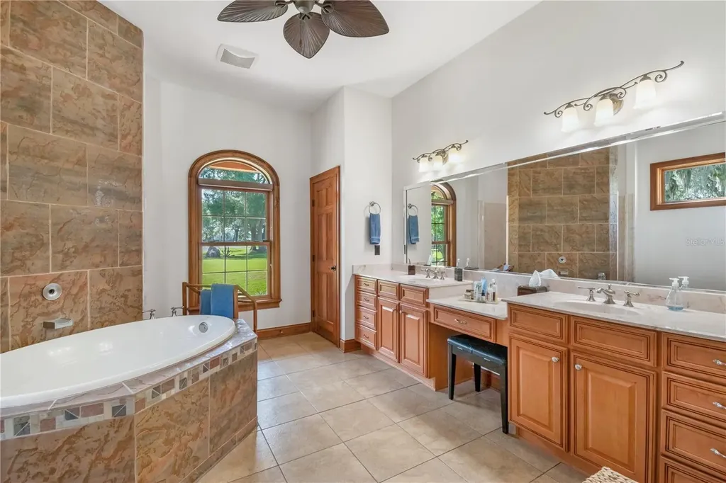 6140 NW 145th Avenue Road Morriston FL 32668