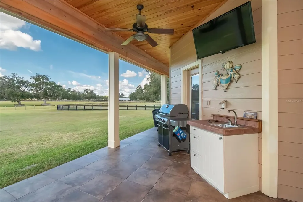6140 NW 145th Avenue Road Morriston FL 32668