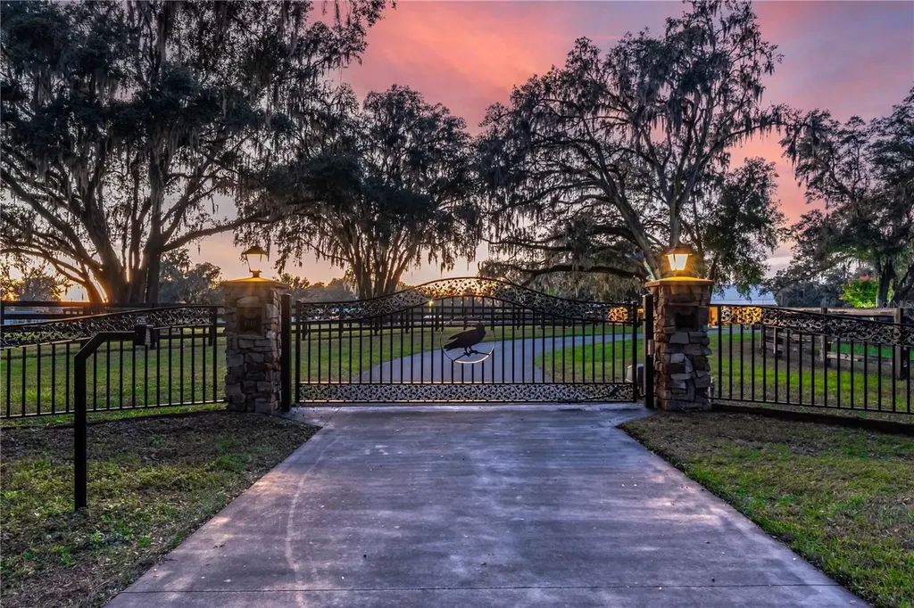 6140 NW 145th Avenue Road Morriston FL 32668