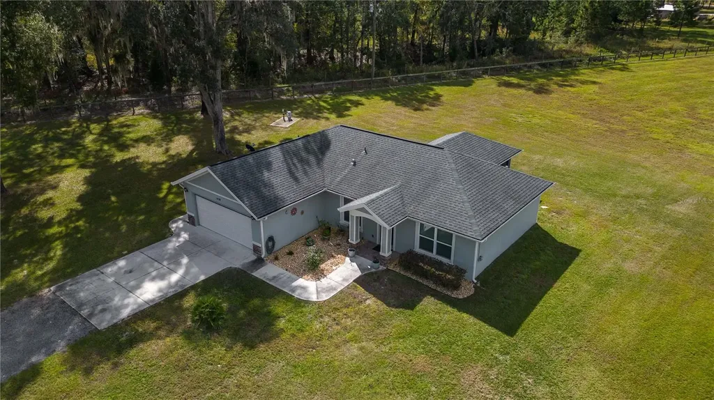6140 NW 145th Avenue Road Morriston FL 32668