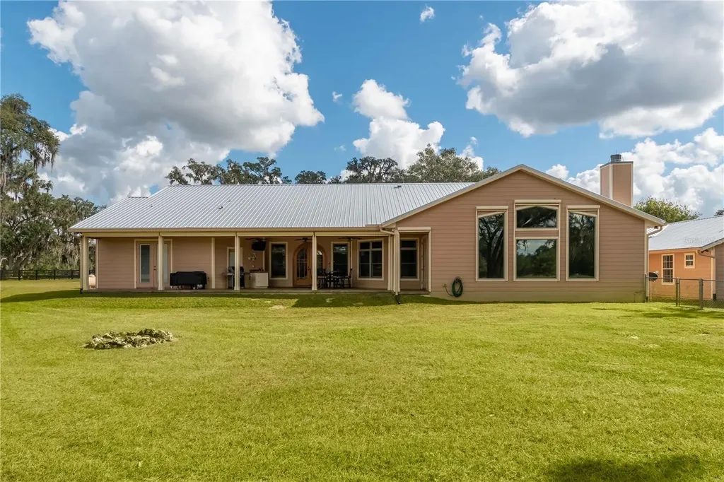 6140 NW 145th Avenue Road Morriston FL 32668