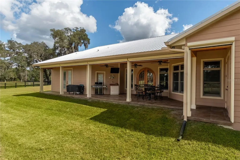 6140 NW 145th Avenue Road Morriston FL 32668