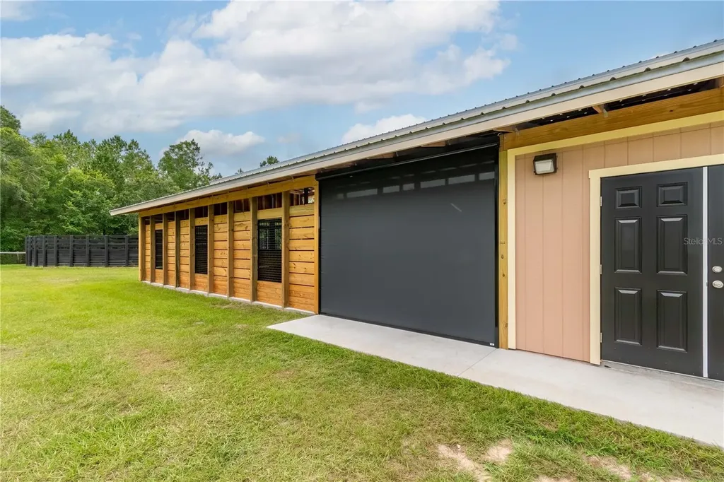 6140 NW 145th Avenue Road Morriston FL 32668