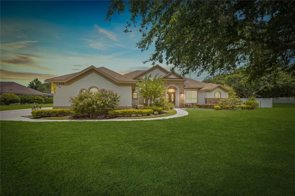 748 Mills Estate Place Chuluota FL 32766