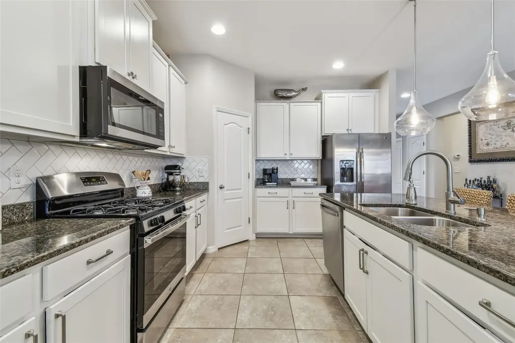 6467 Seasound Drive Apollo Beach FL 33572