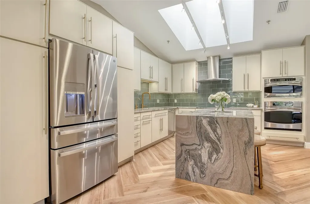 2103 Harbourside Drive Longboat Key FL 34228