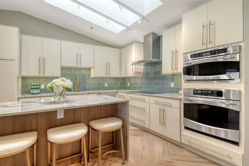 2103 Harbourside Drive Longboat Key FL 34228