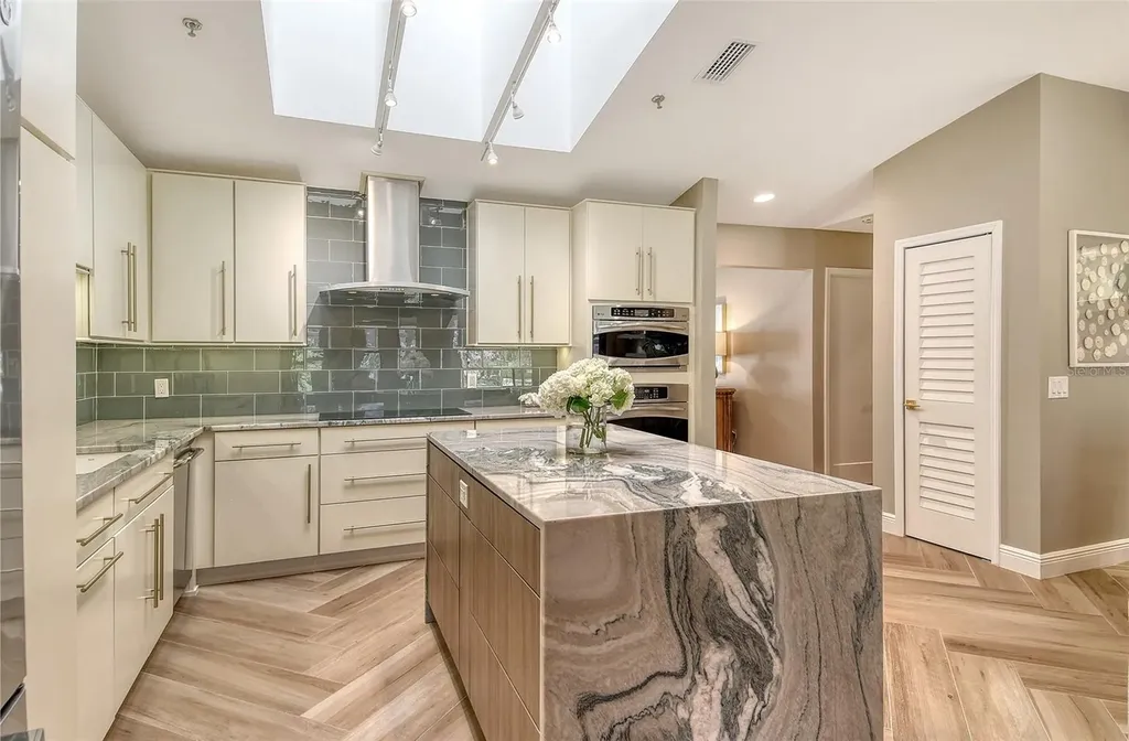 2103 Harbourside Drive Longboat Key FL 34228