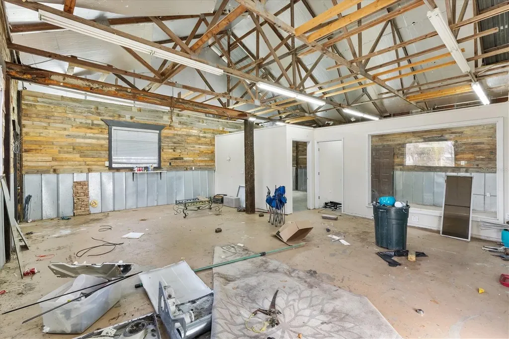 10973 N Us Highway 301 Oxford FL 34484