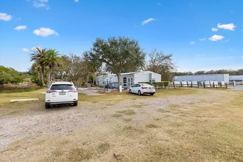 10973 N Us Highway 301 Oxford FL 34484