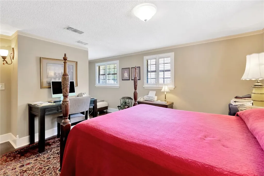 4909 S Elberon Street Tampa FL 33611