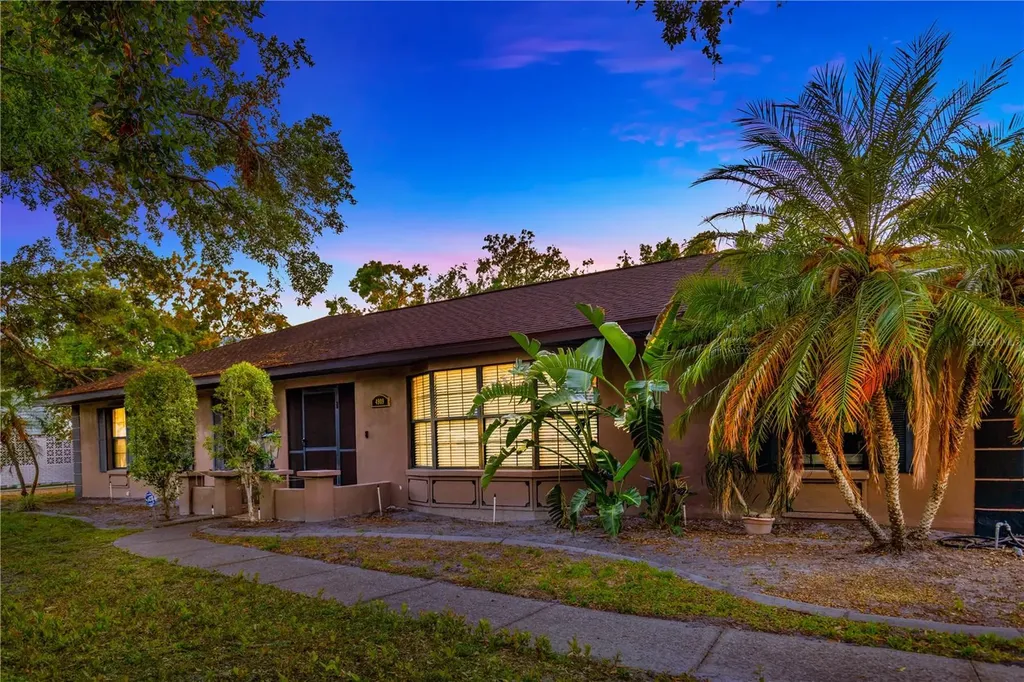 4909 S Elberon Street Tampa FL 33611