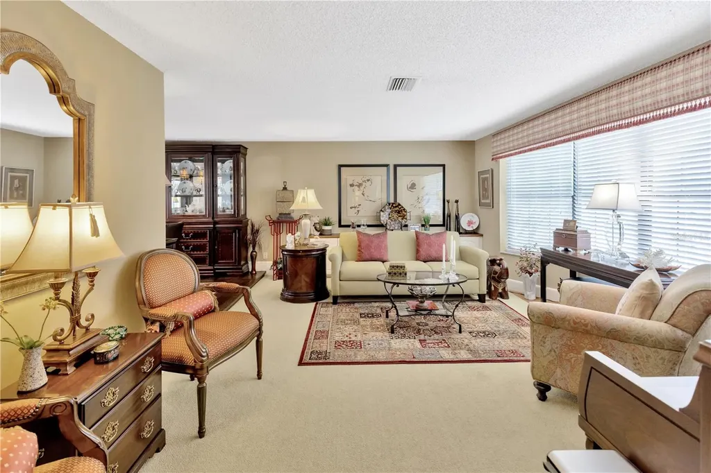 4909 S Elberon Street Tampa FL 33611