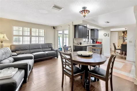 4909 S Elberon Street Tampa FL 33611
