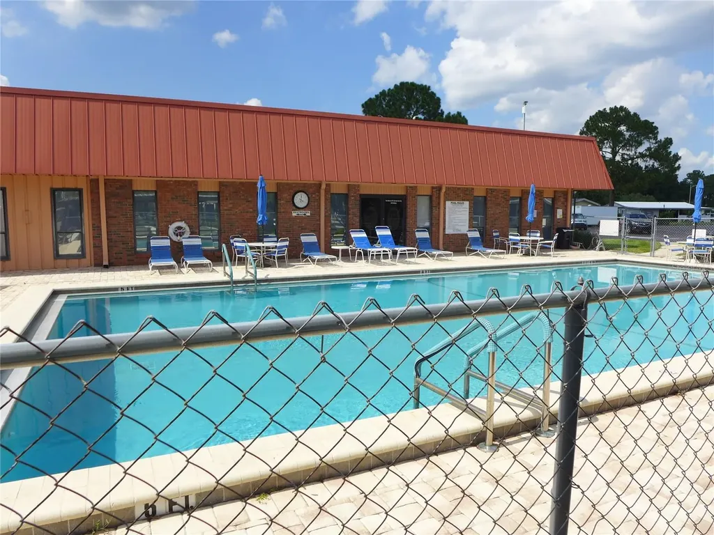 432 Santa Fe Road E Tavares FL 32778