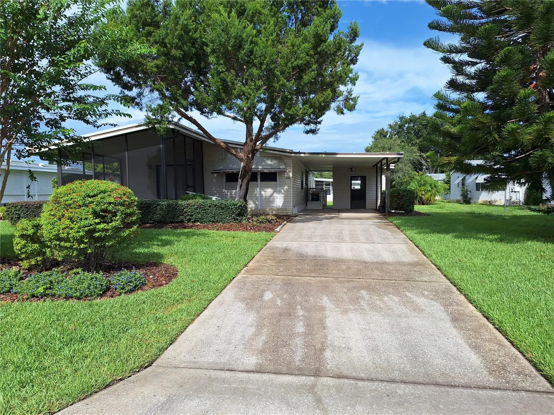 432 Santa Fe Road E Tavares FL 32778