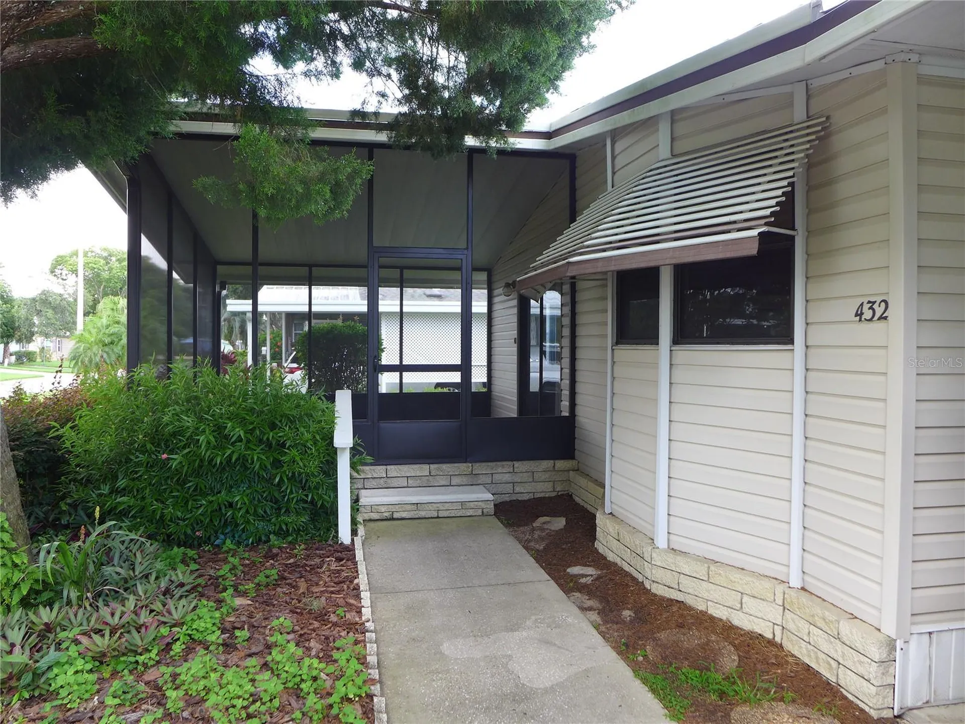 432 Santa Fe Road E Tavares FL 32778