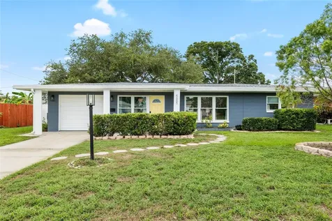 5685 36th Avenue N St Petersburg FL 33710
