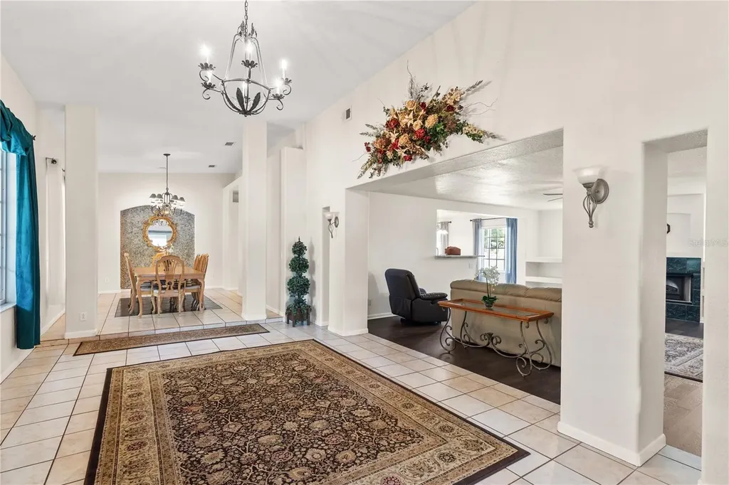 81 N Carol Avenue Mascotte FL 34753