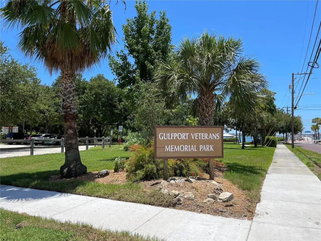 2807 Miriam Street S Gulfport FL 33711
