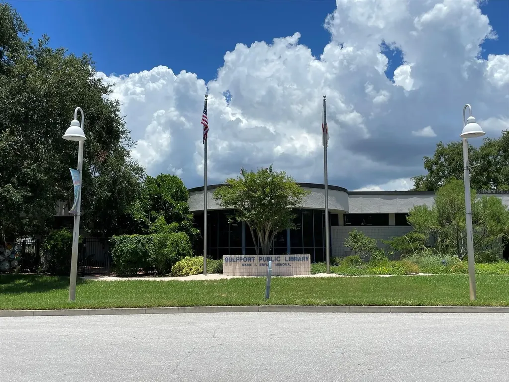 2807 Miriam Street S Gulfport FL 33711