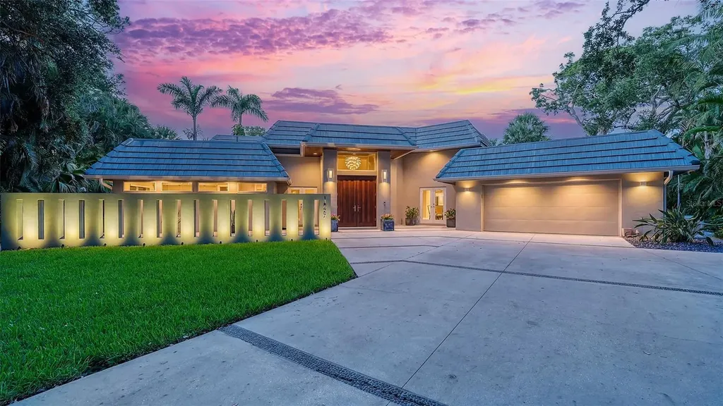 1627 Peregrine Point Court Sarasota FL 34231