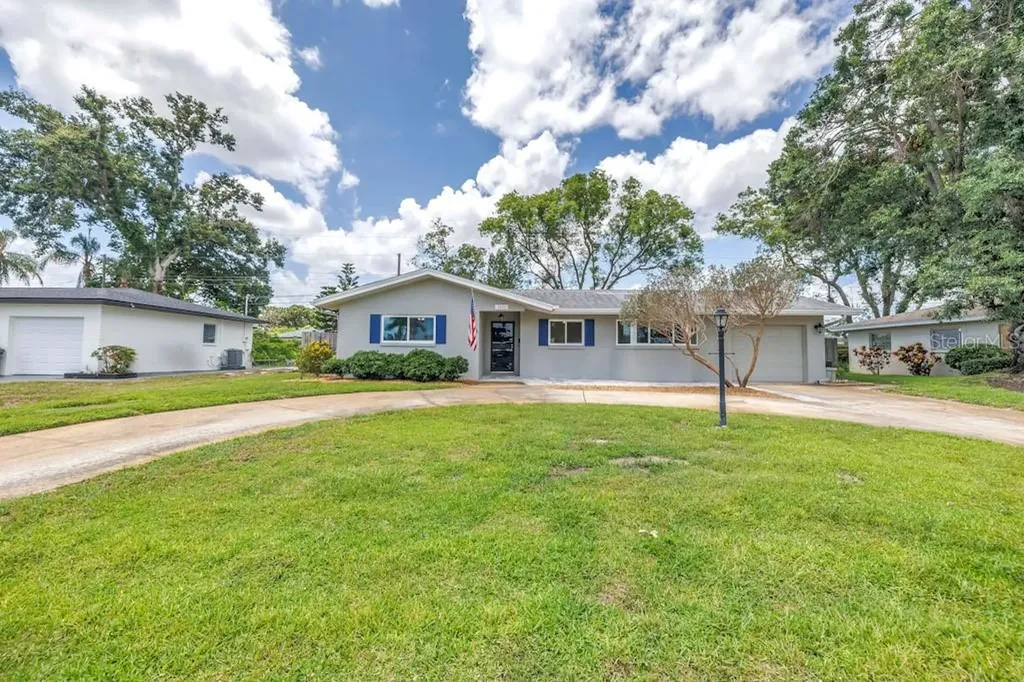 3652 18th Avenue N St Petersburg FL 33713