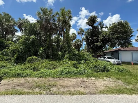 16459 Bauers Avenue Port Charlotte FL 33954