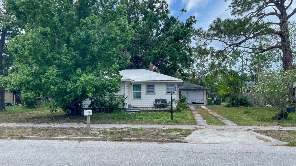 2050-2026 10th Sarasota FL 34237