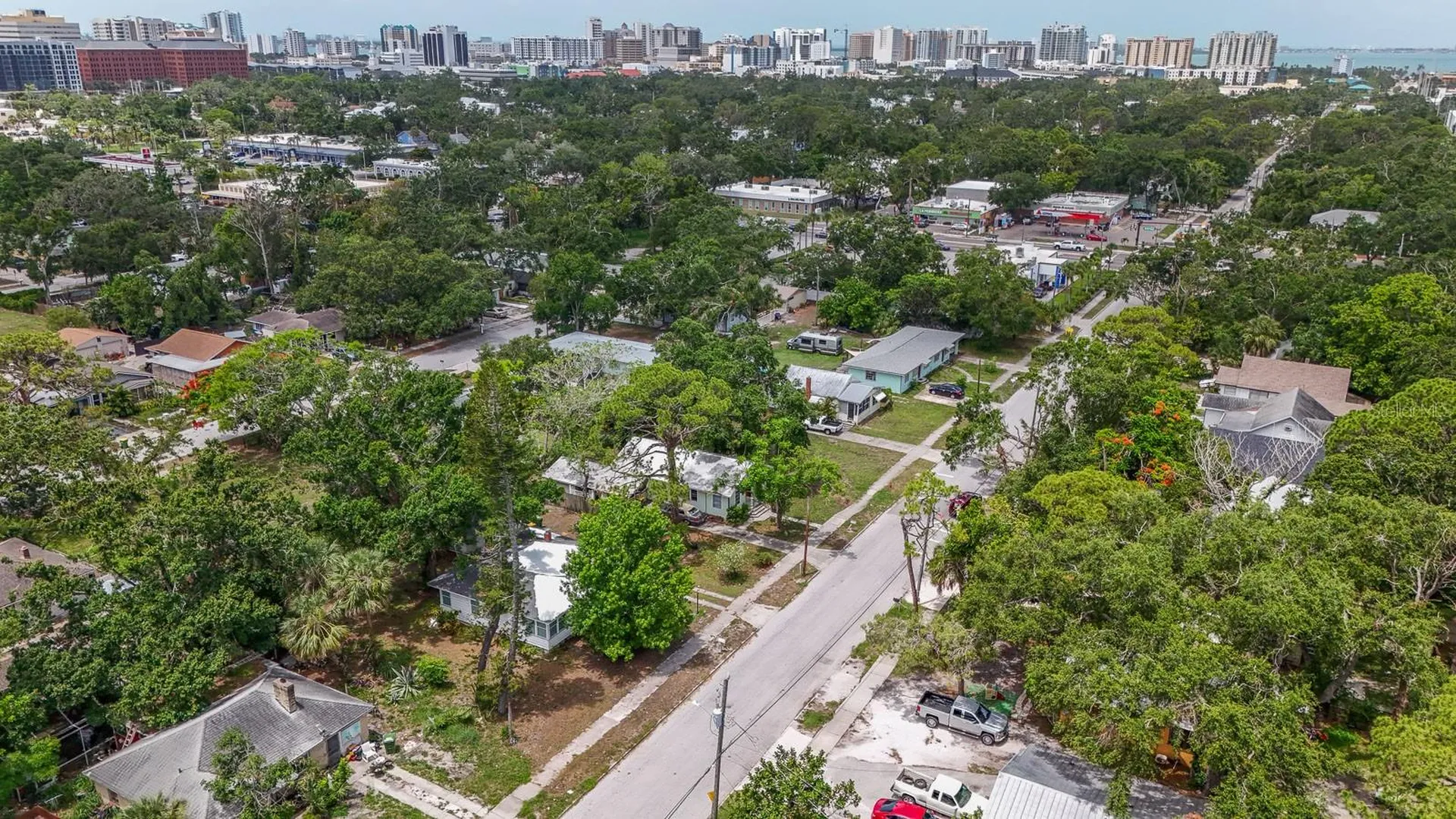 2050-2026 10th Sarasota FL 34237