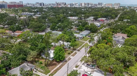 2050-2026 10th Sarasota FL 34237