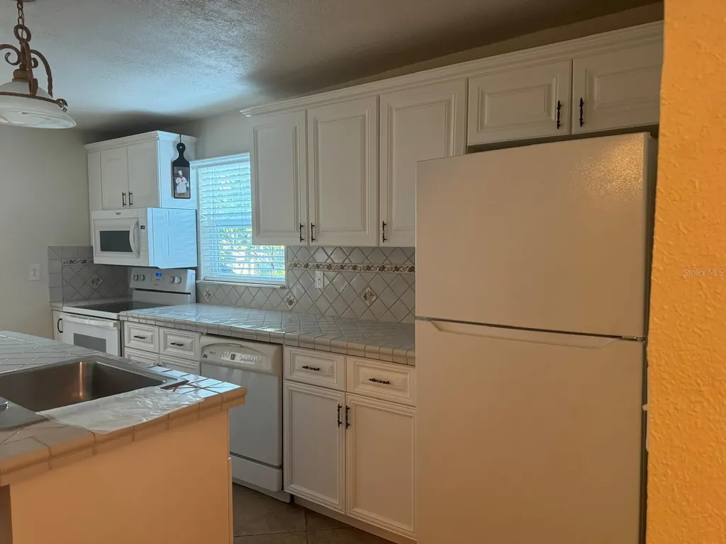5106 Gateway Drive Tampa FL 33615