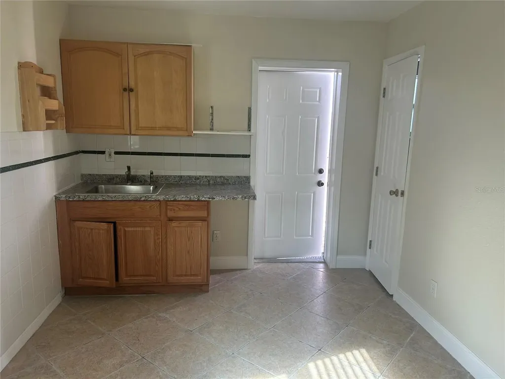 5106 Gateway Drive Tampa FL 33615