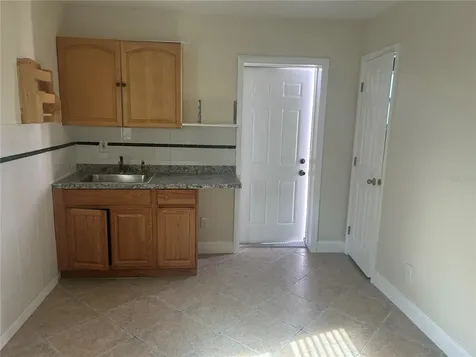 5106 Gateway Drive Tampa FL 33615