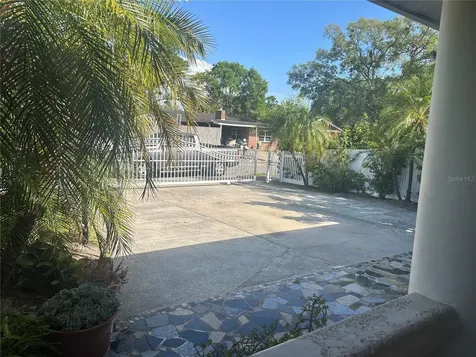 5106 Gateway Drive Tampa FL 33615
