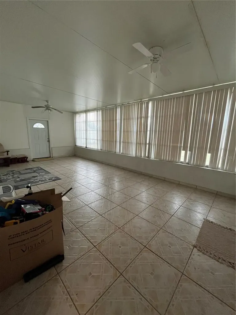 306 Aylesbury Court Kissimmee FL 34758