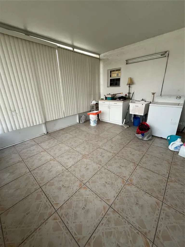 306 Aylesbury Court Kissimmee FL 34758