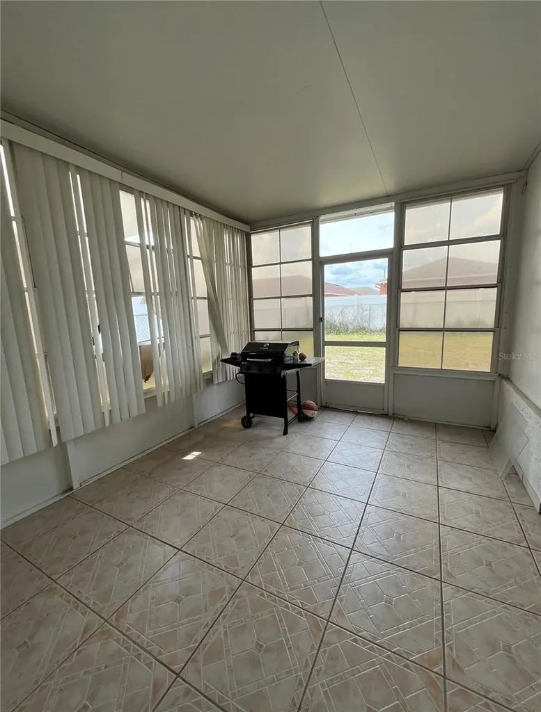 306 Aylesbury Court Kissimmee FL 34758